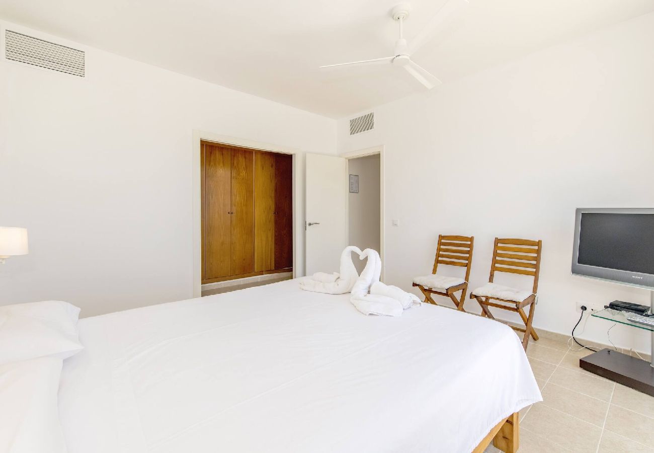 Villa en Biniancolla - Biniancolla Ginesta villa with communal pool