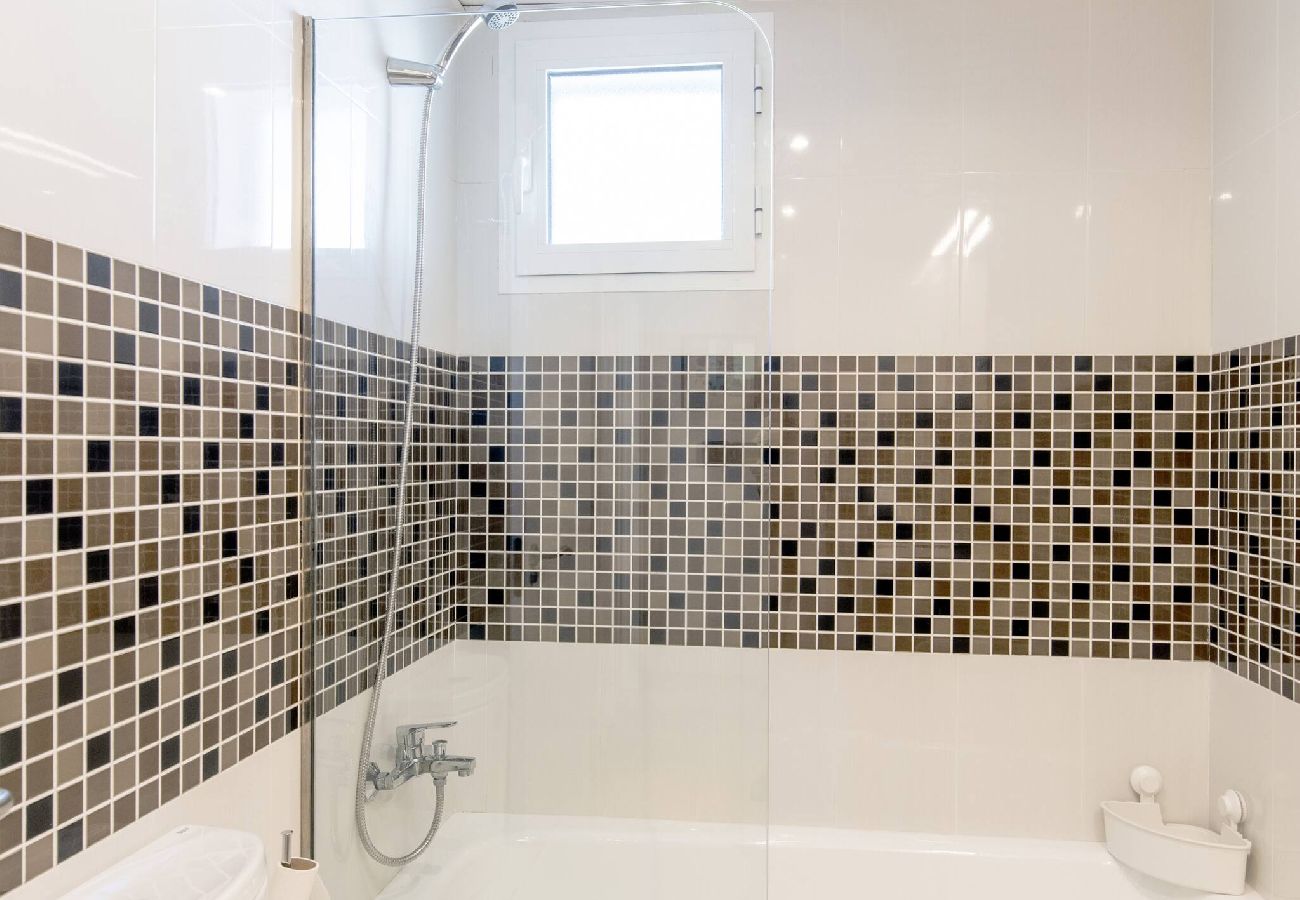 Villa en Biniancolla - Biniancolla Ginesta villa with communal pool