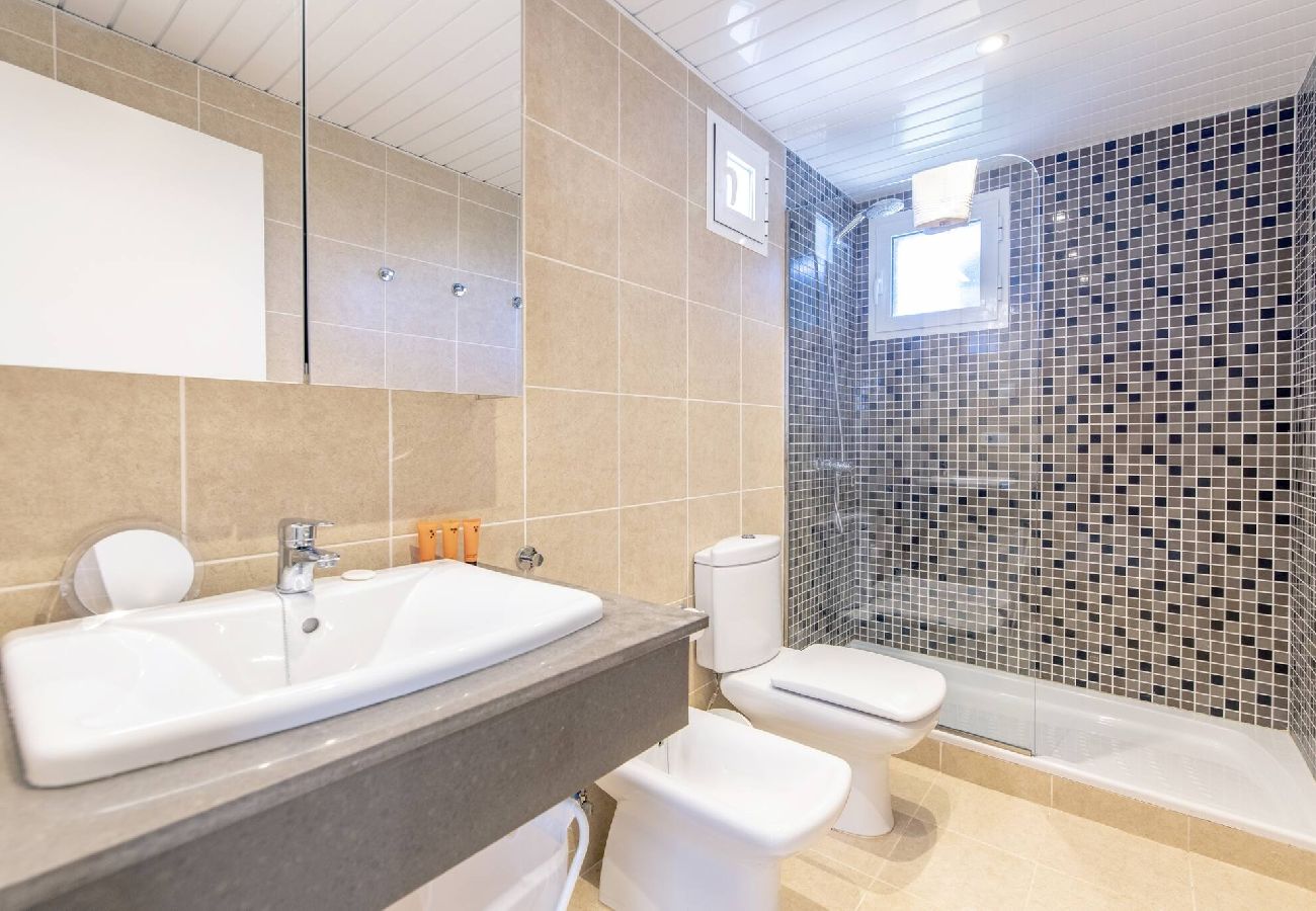 Villa en Biniancolla - Biniancolla Ginesta villa with communal pool