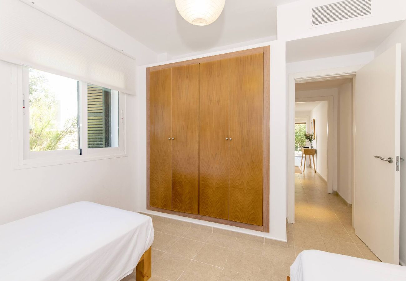 Villa en Biniancolla - Biniancolla Ginesta villa with communal pool