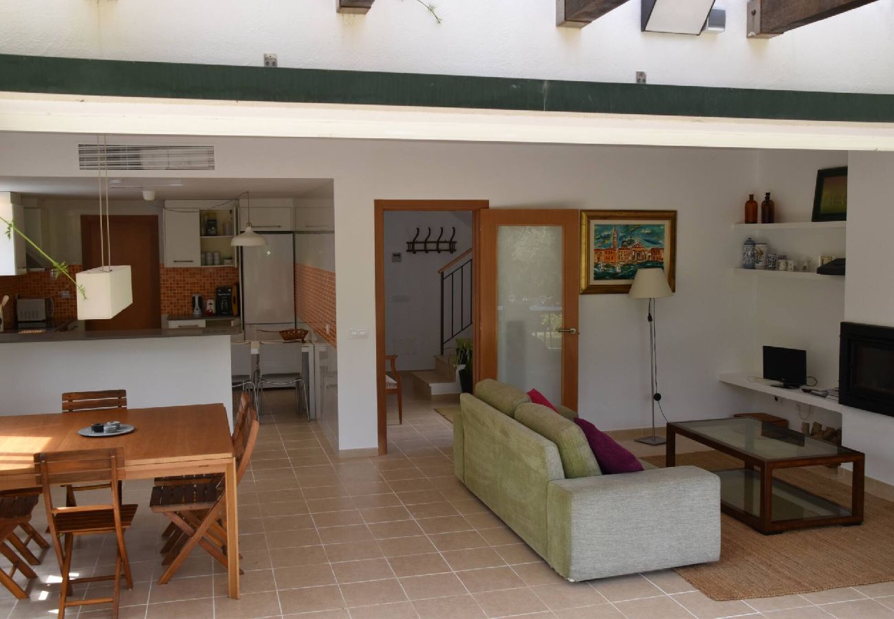 Villa en Biniancolla - Biniancolla Heura villa with communal pool