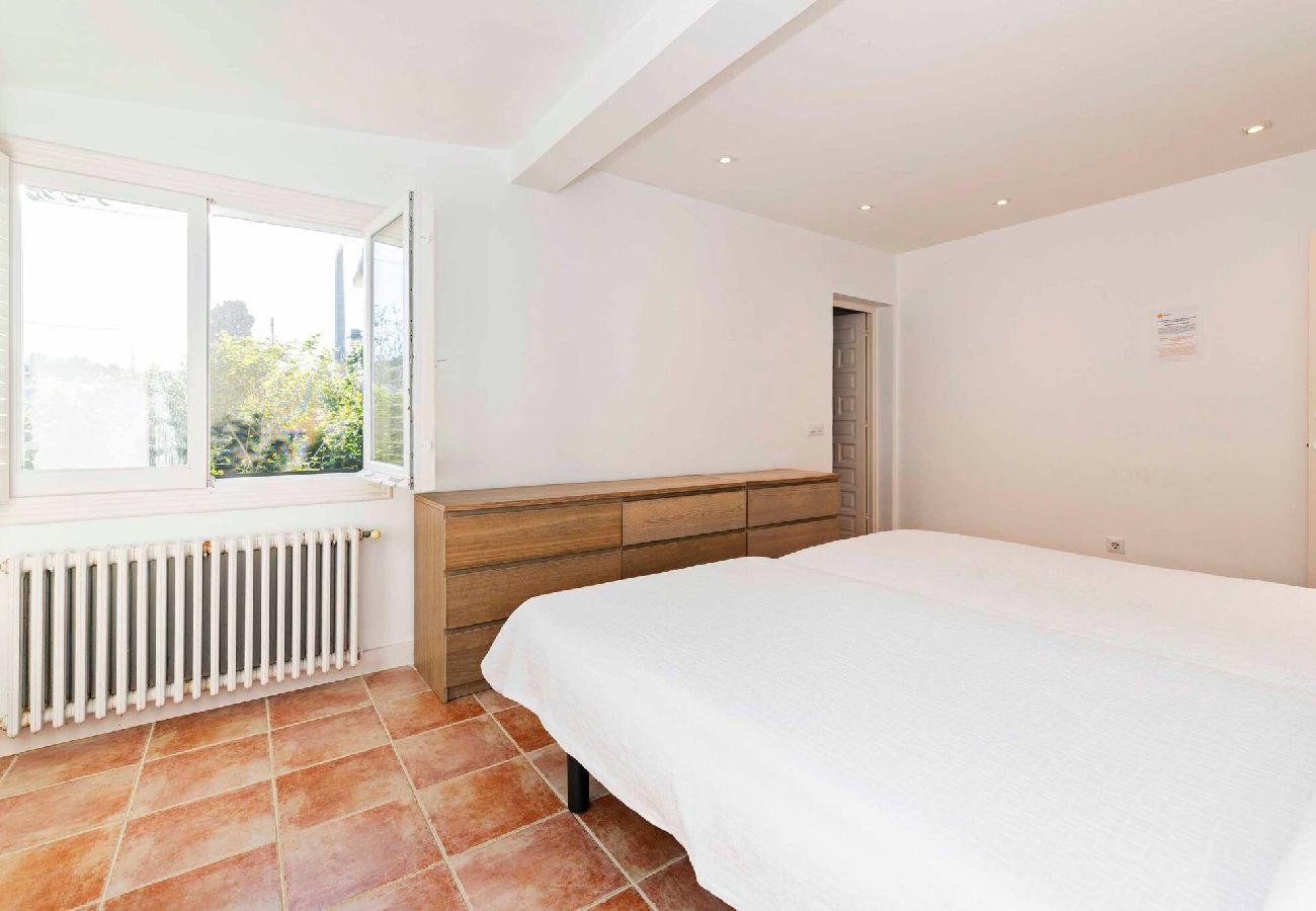 Villa en Es Castell - Villa Rosa — Garden & Pool Retreat