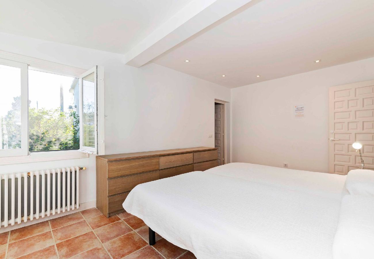 Villa en Es Castell - Villa Rosa — Garden & Pool Retreat