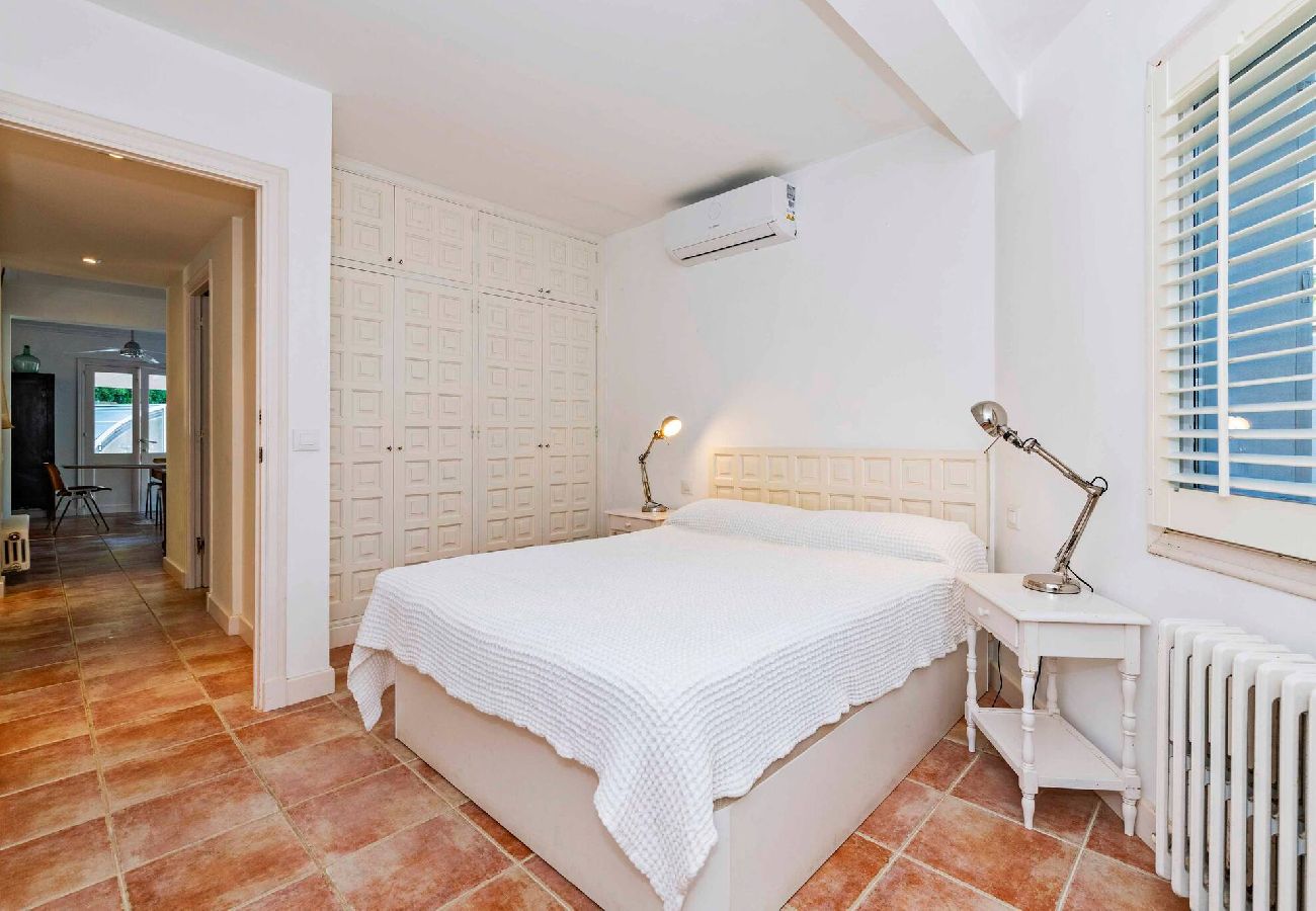 Villa en Es Castell - Villa Rosa — Garden & Pool Retreat