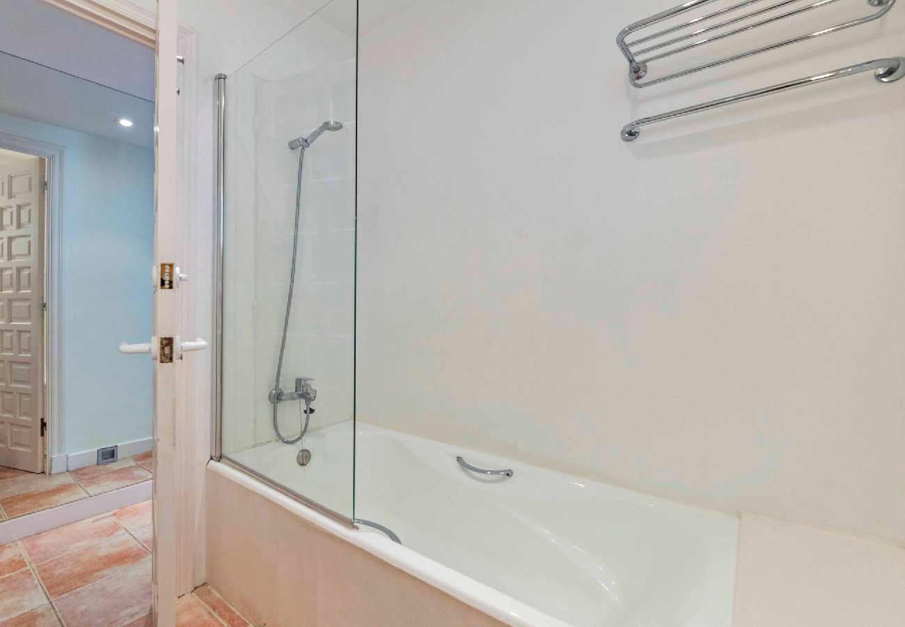 Villa en Es Castell - Villa Rosa — Garden & Pool Retreat