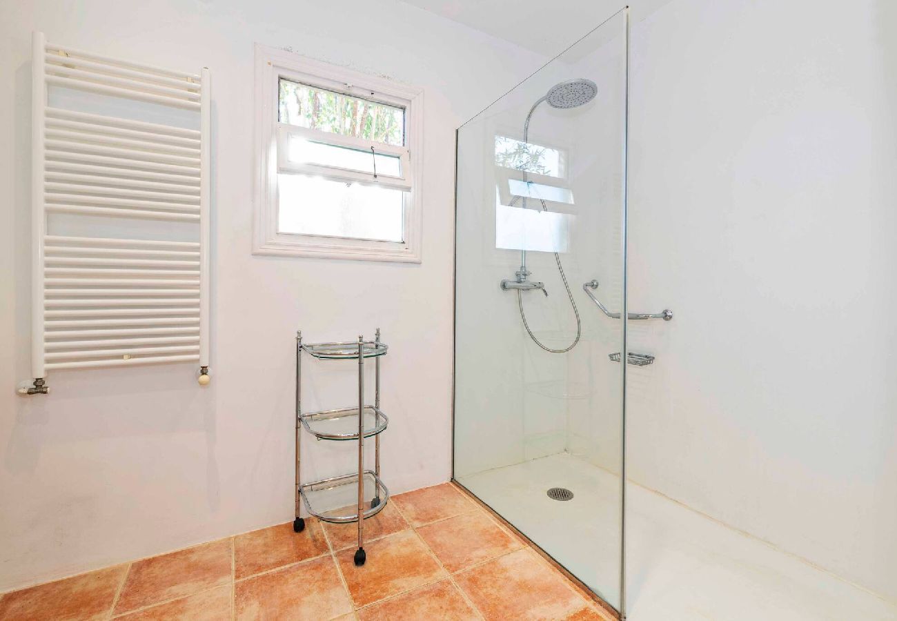 Villa en Es Castell - Villa Rosa — Garden & Pool Retreat