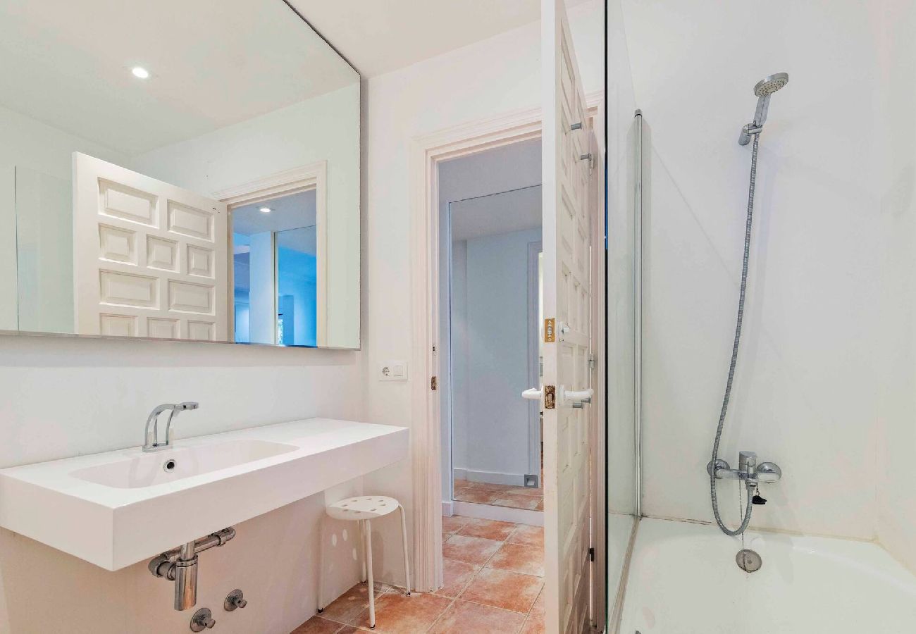 Villa en Es Castell - Villa Rosa — Garden & Pool Retreat