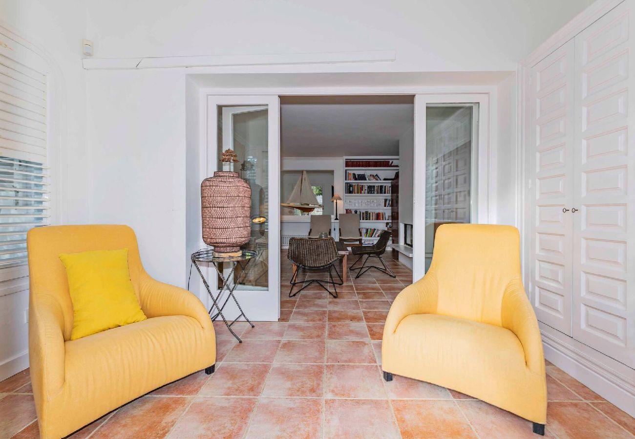 Villa en Es Castell - Villa Rosa — Garden & Pool Retreat