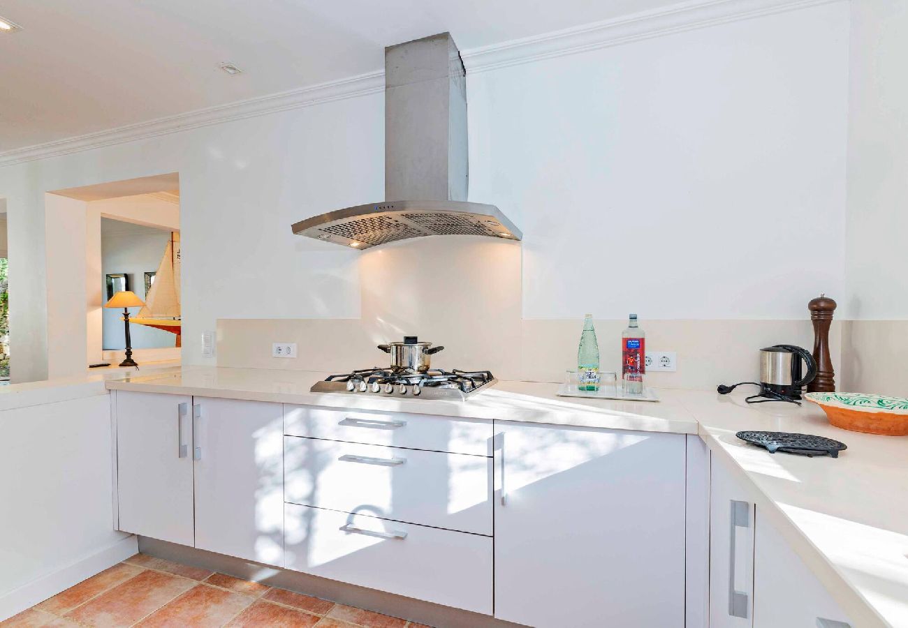 Villa en Es Castell - Villa Rosa — Garden & Pool Retreat