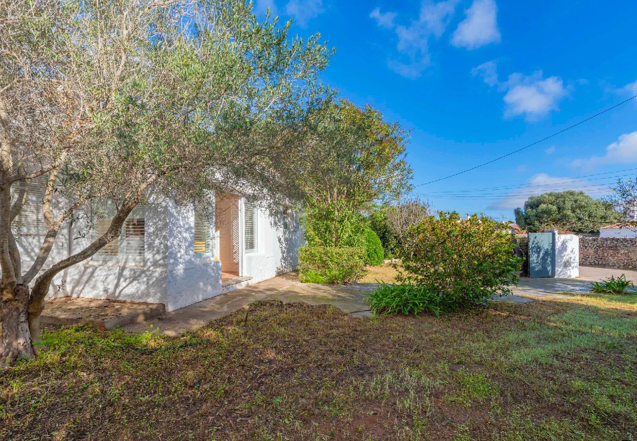 Villa en Es Castell - Villa Rosa — Garden & Pool Retreat