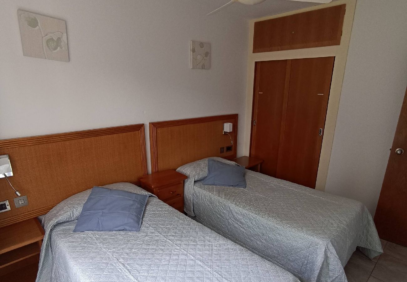 Apartamento en Es Mercadal - Apto 2 habitaciones (piscina y aire acondicionado) 