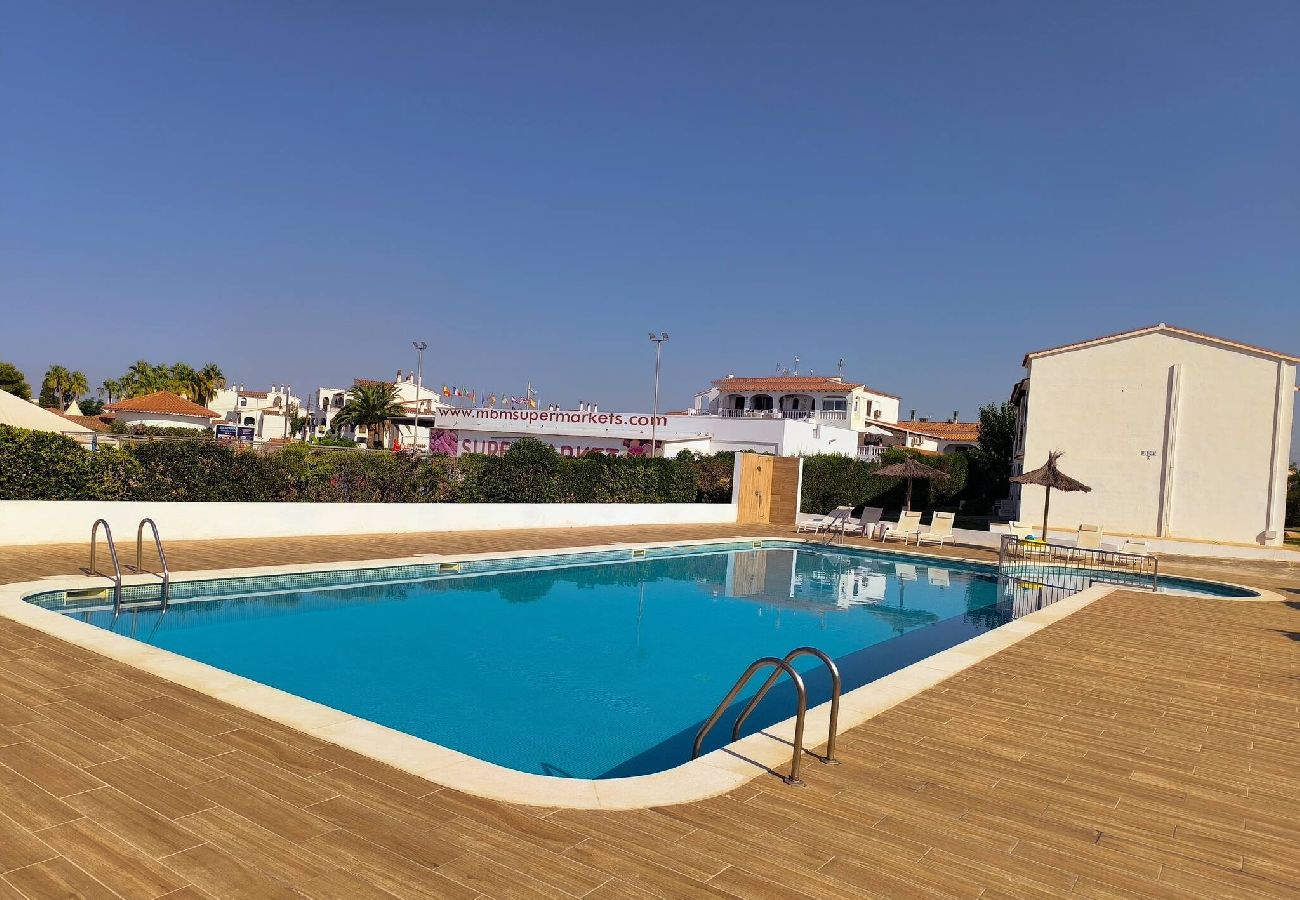 Apartamento en Es Mercadal - Apto 2 habitaciones (piscina y aire acondicionado) 