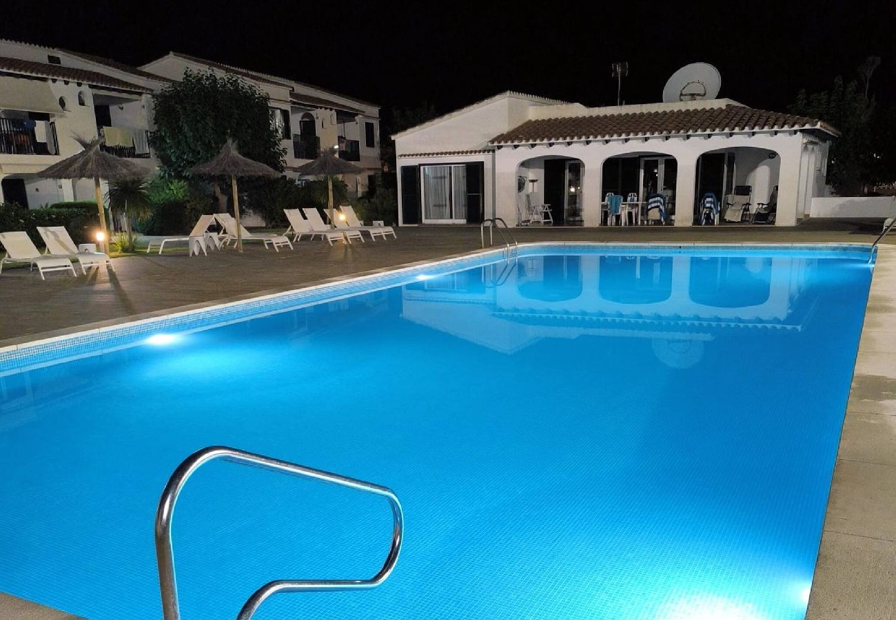 Apartamento en Es Mercadal - Apto 2 habitaciones (piscina y aire acondicionado) 