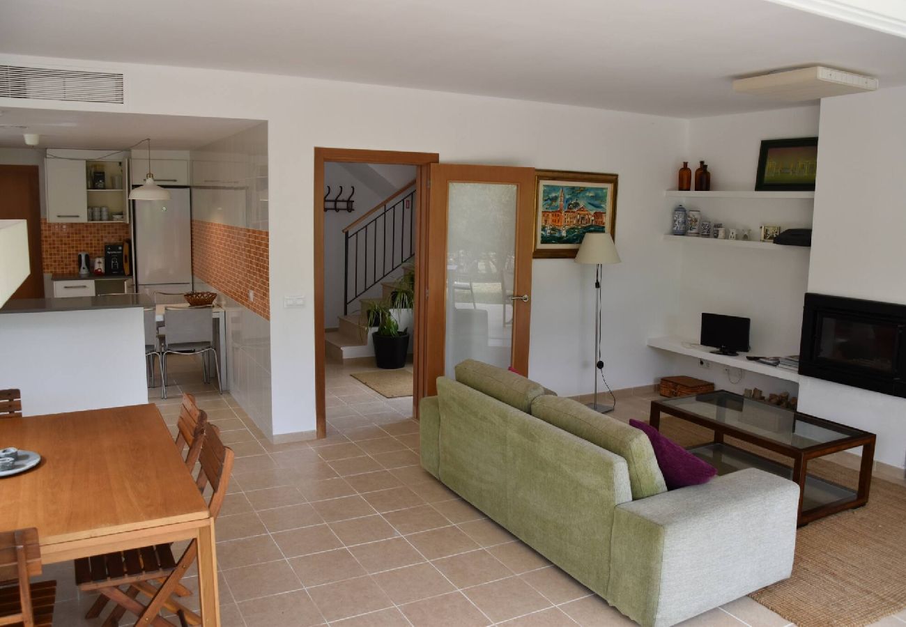 Villa in Biniancolla - Biniancolla Heura villa with communal pool