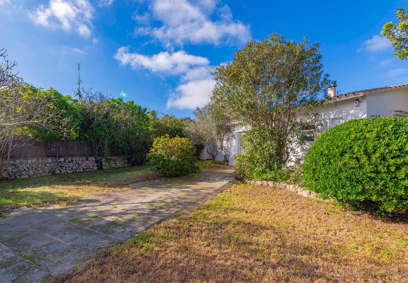 Villa in Es Castell - Villa Rosa — Garden & Pool Retreat