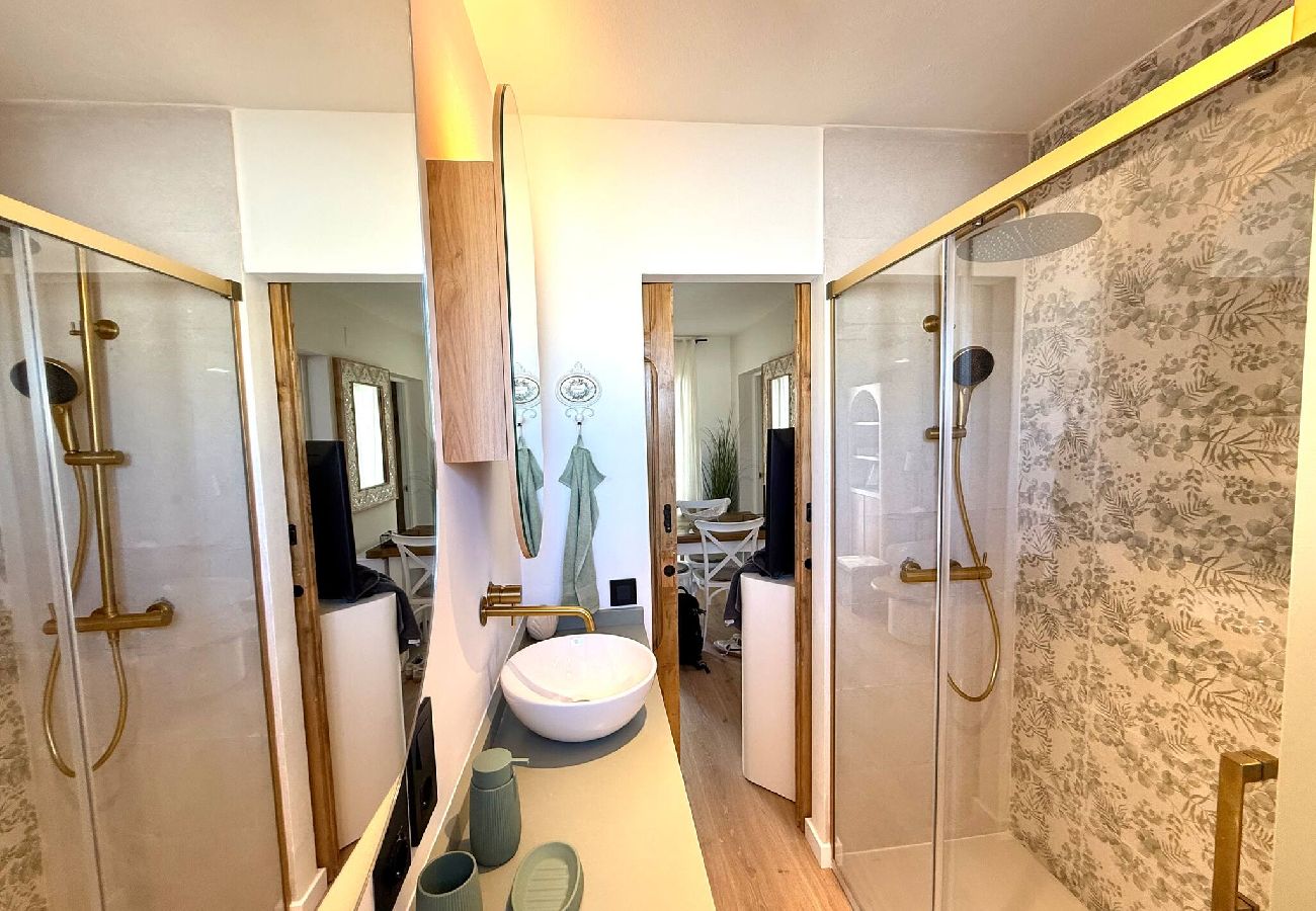 Residence in Calan Porter - Small Boutique Apartment to Never Forget 