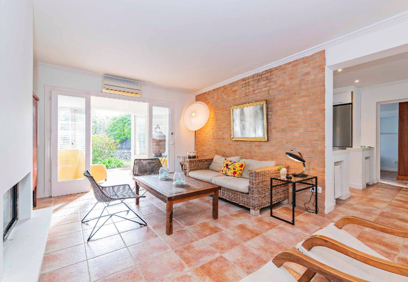 Villa a Es Castell - Villa Rosa — Garden & Pool Retreat