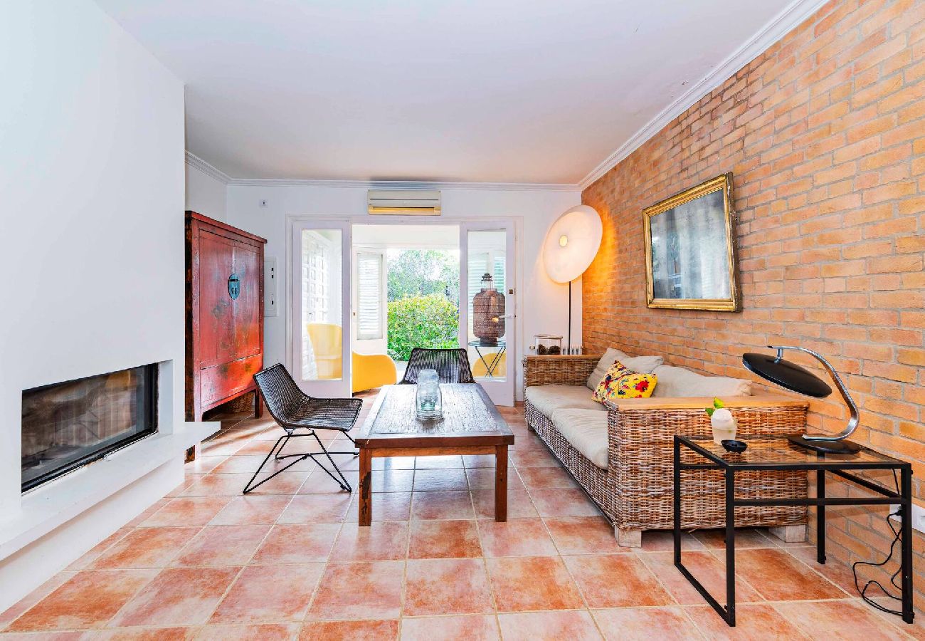 Villa a Es Castell - Villa Rosa — Garden & Pool Retreat