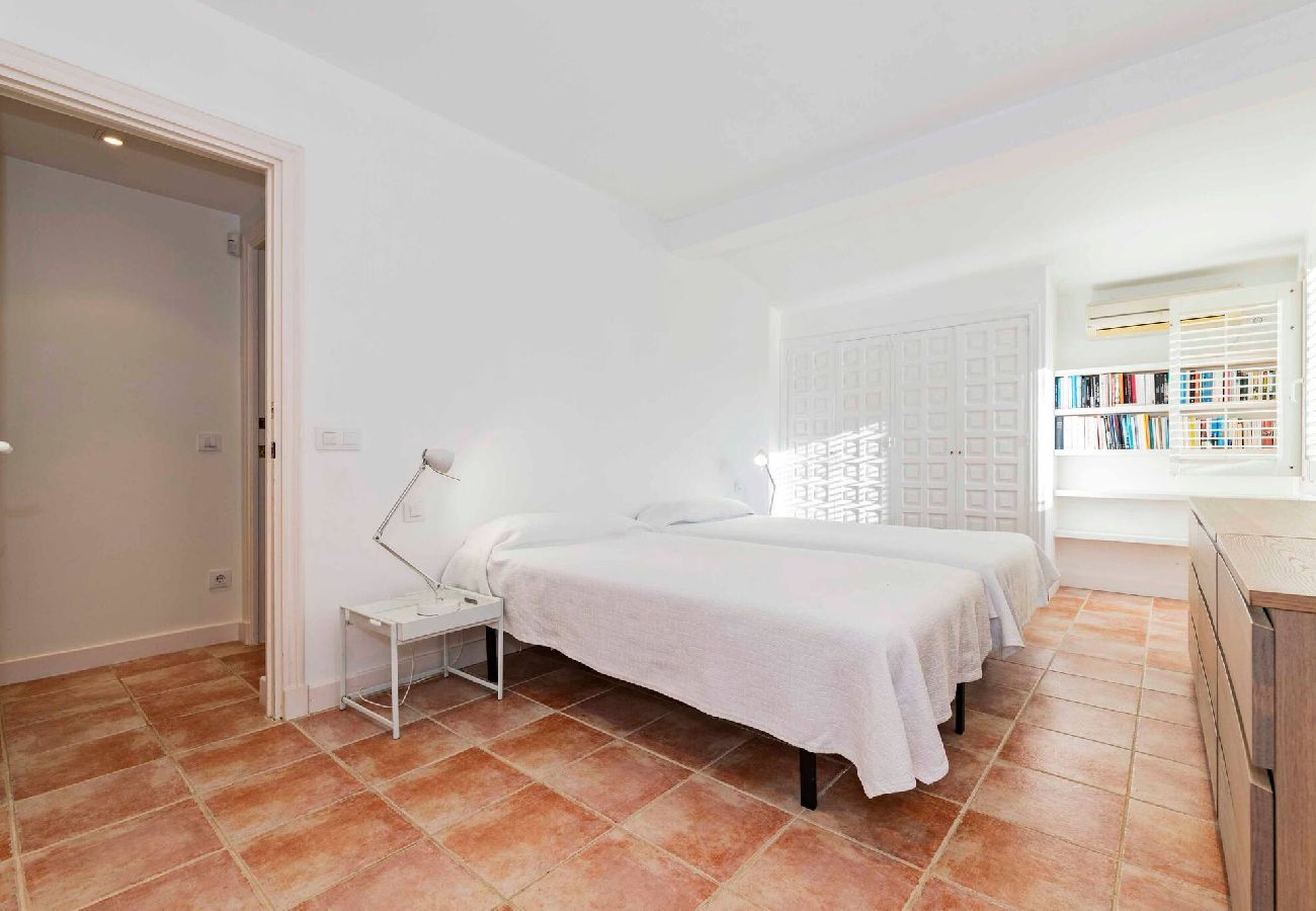 Villa a Es Castell - Villa Rosa — Garden & Pool Retreat