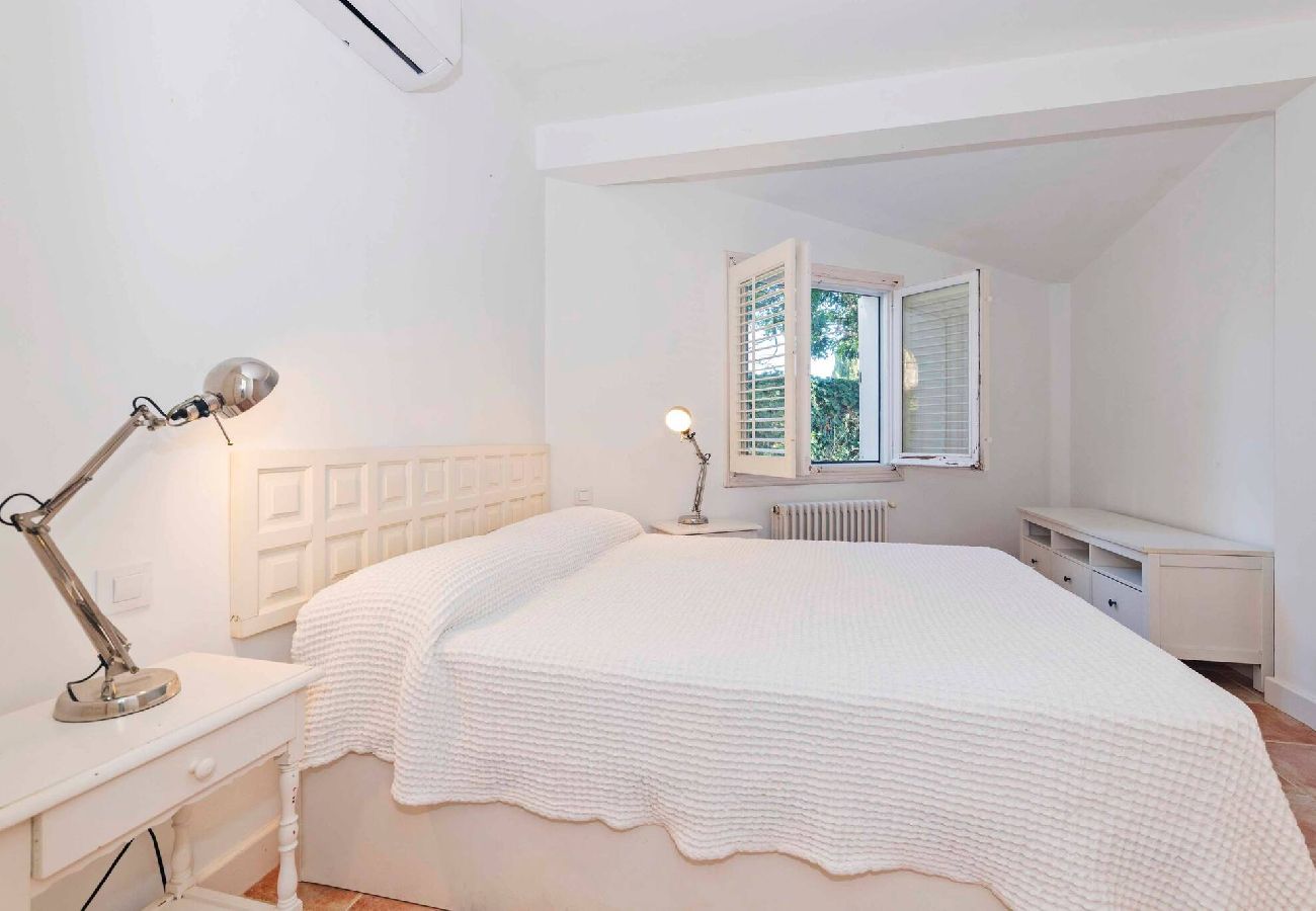 Villa a Es Castell - Villa Rosa — Garden & Pool Retreat