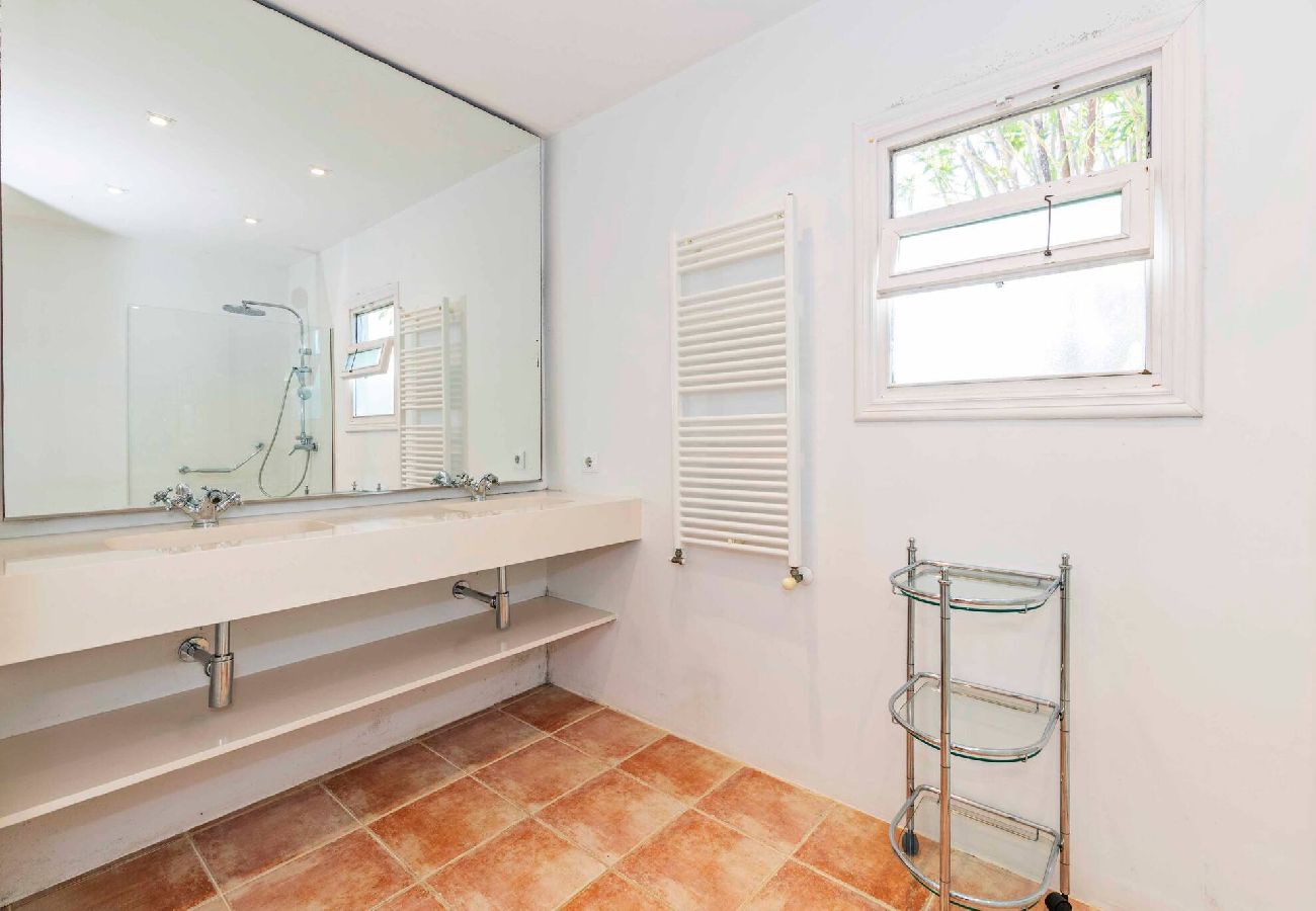 Villa a Es Castell - Villa Rosa — Garden & Pool Retreat