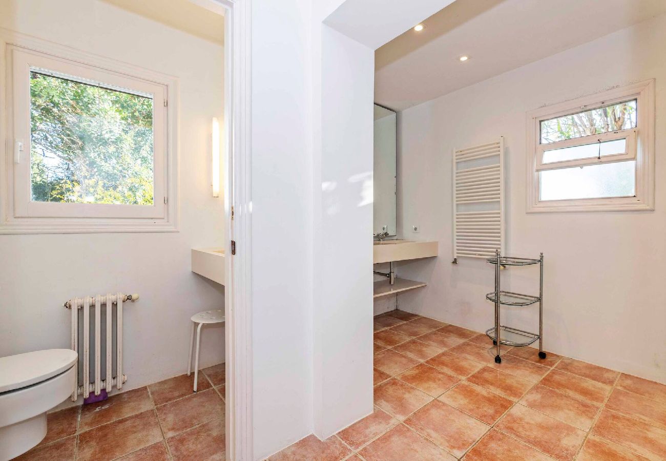 Villa a Es Castell - Villa Rosa — Garden & Pool Retreat