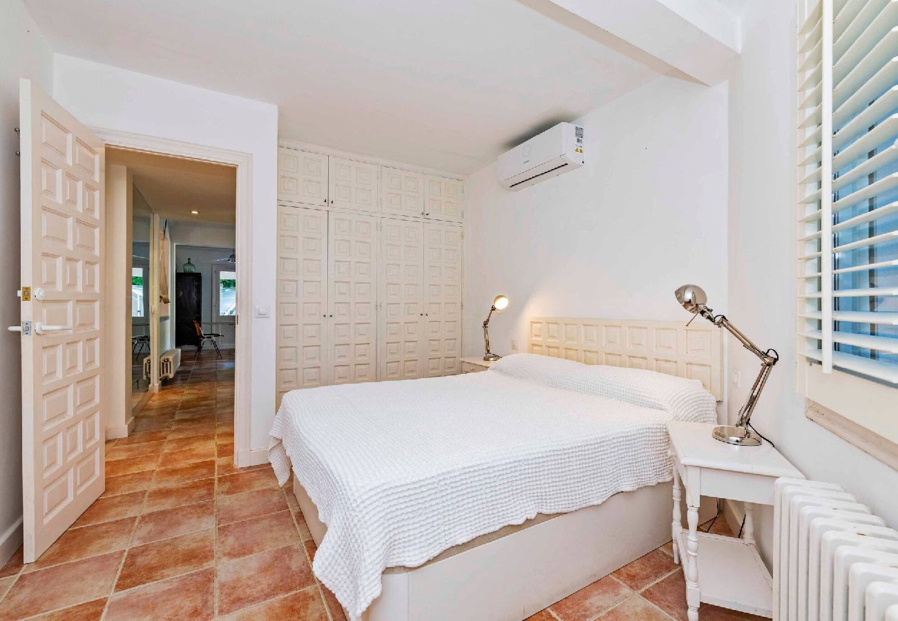 Villa a Es Castell - Villa Rosa — Garden & Pool Retreat