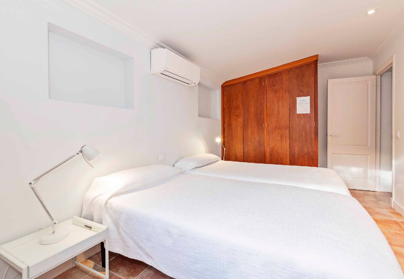 Villa a Es Castell - Villa Rosa — Garden & Pool Retreat