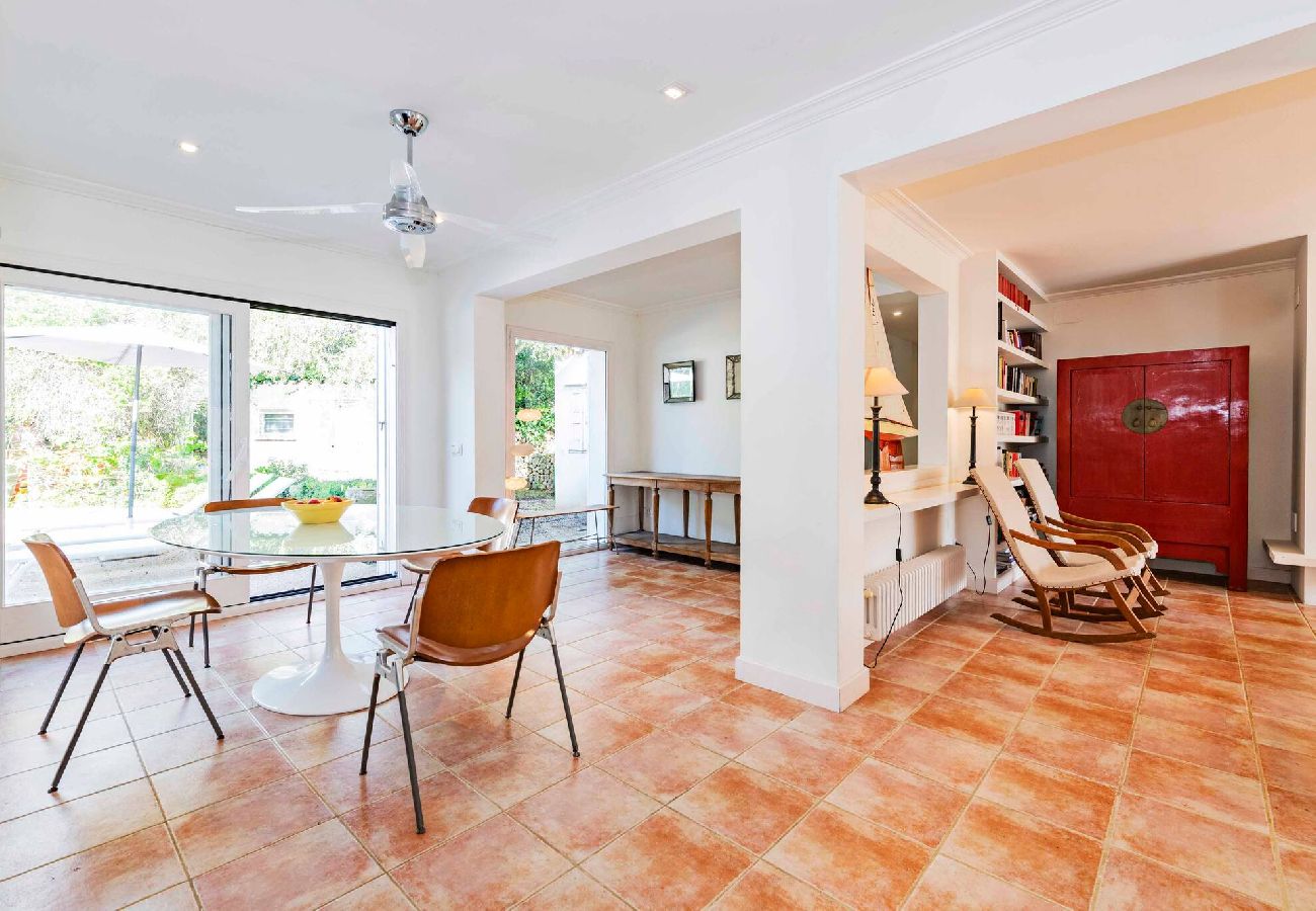 Villa a Es Castell - Villa Rosa — Garden & Pool Retreat