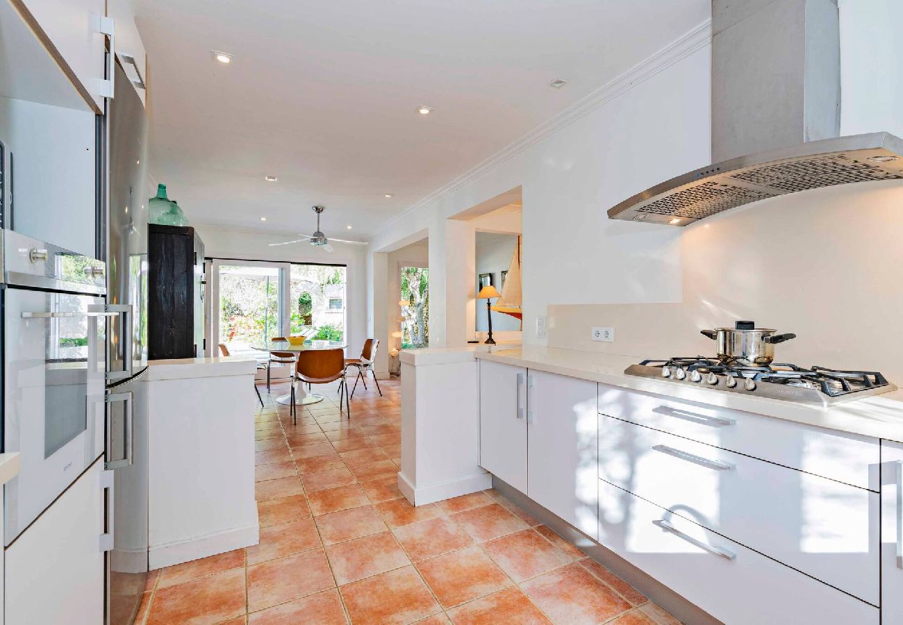 Villa a Es Castell - Villa Rosa — Garden & Pool Retreat