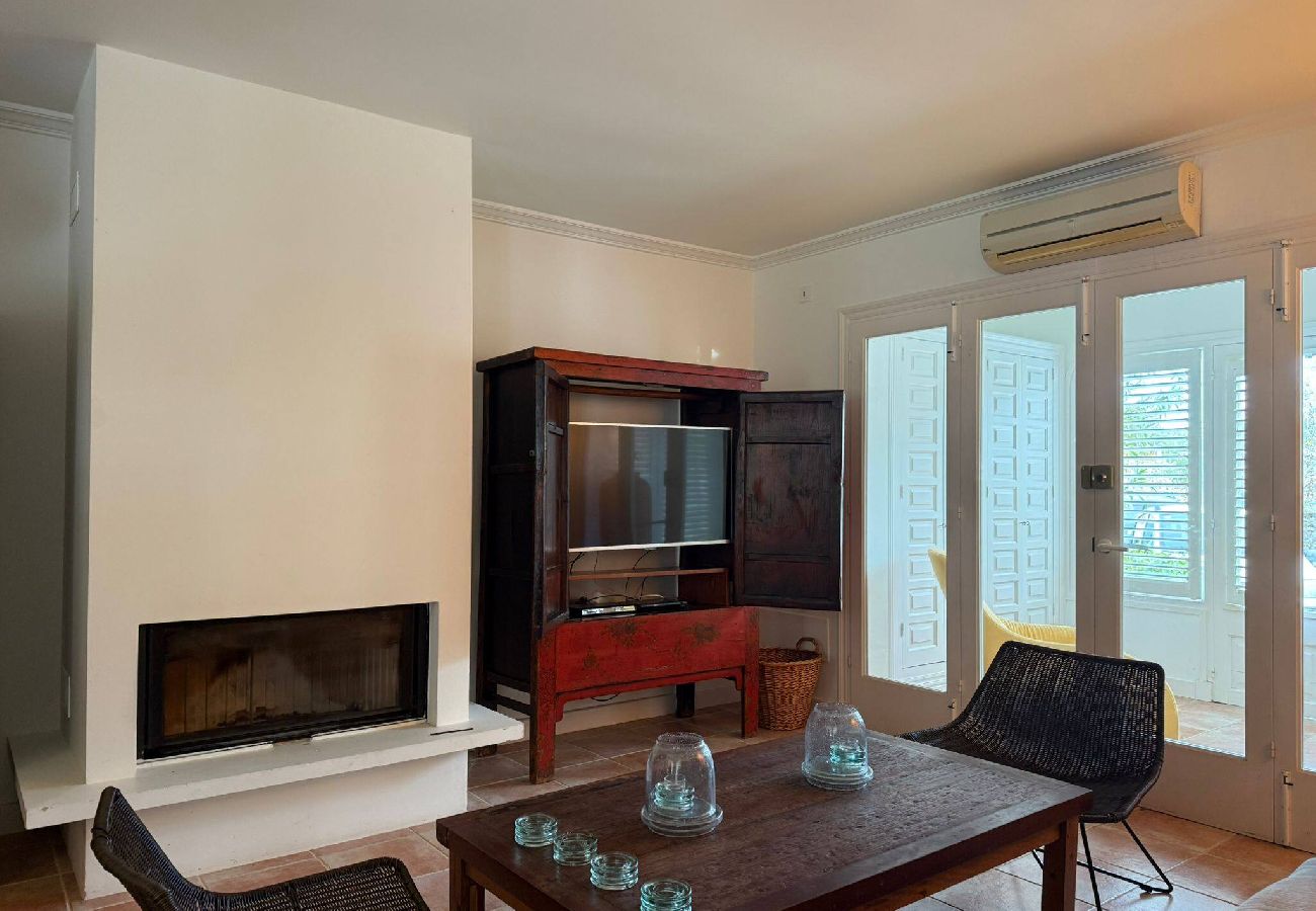 Villa a Es Castell - Villa Rosa — Garden & Pool Retreat