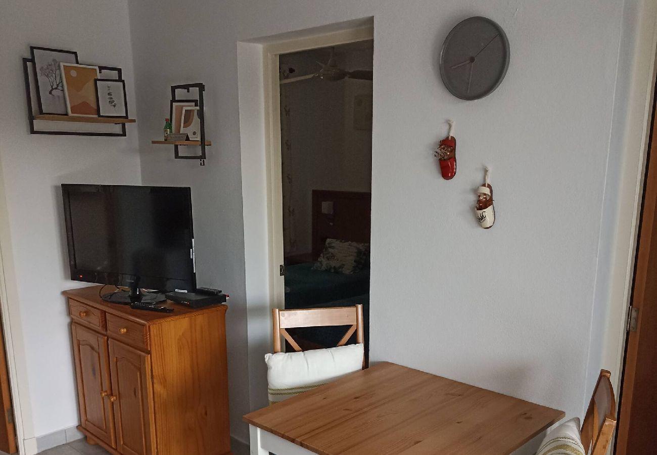 Appartamento a Es Mercadal - Apto 2 habitaciones (piscina y aire acondicionado) 