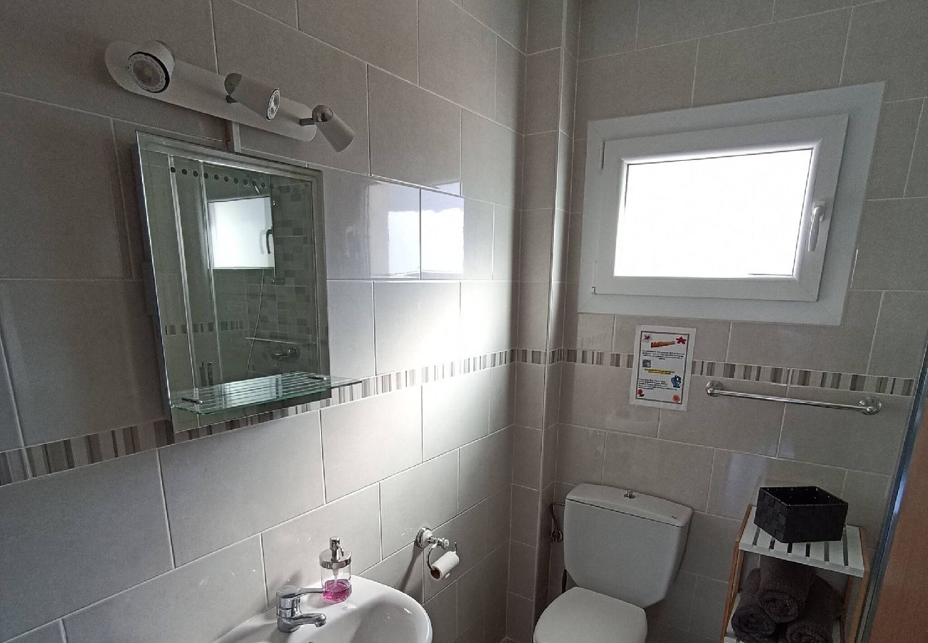Appartamento a Es Mercadal - Apto 2 habitaciones (piscina y aire acondicionado) 